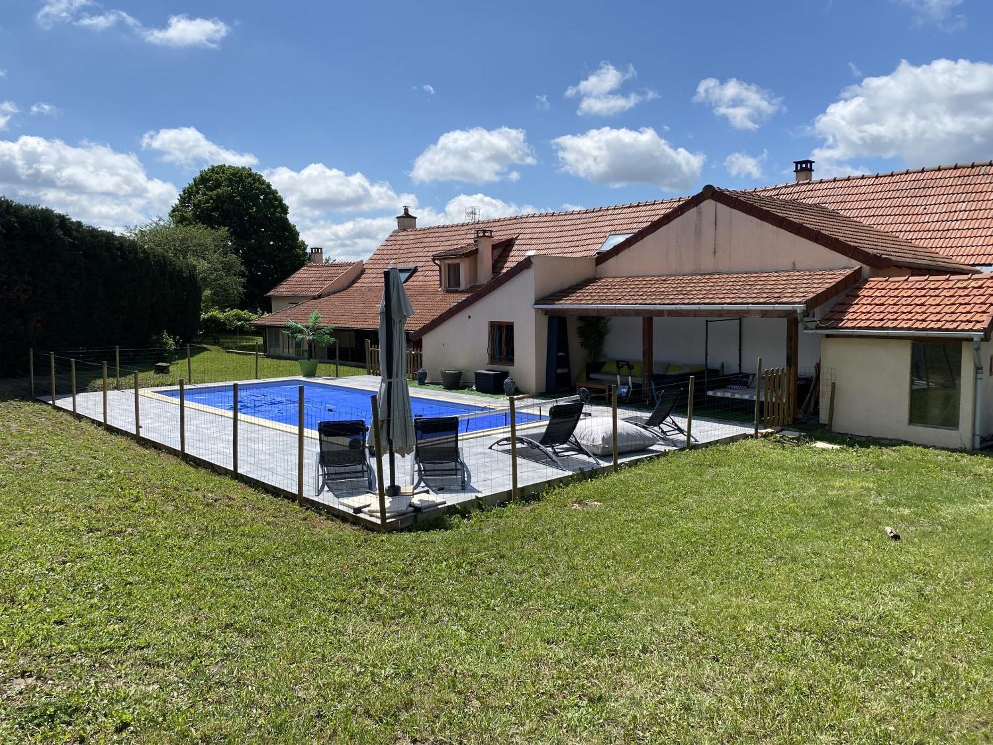 Saint-Germain-des-Fosses Maison Piscine Et Jacuzzi מראה חיצוני תמונה
