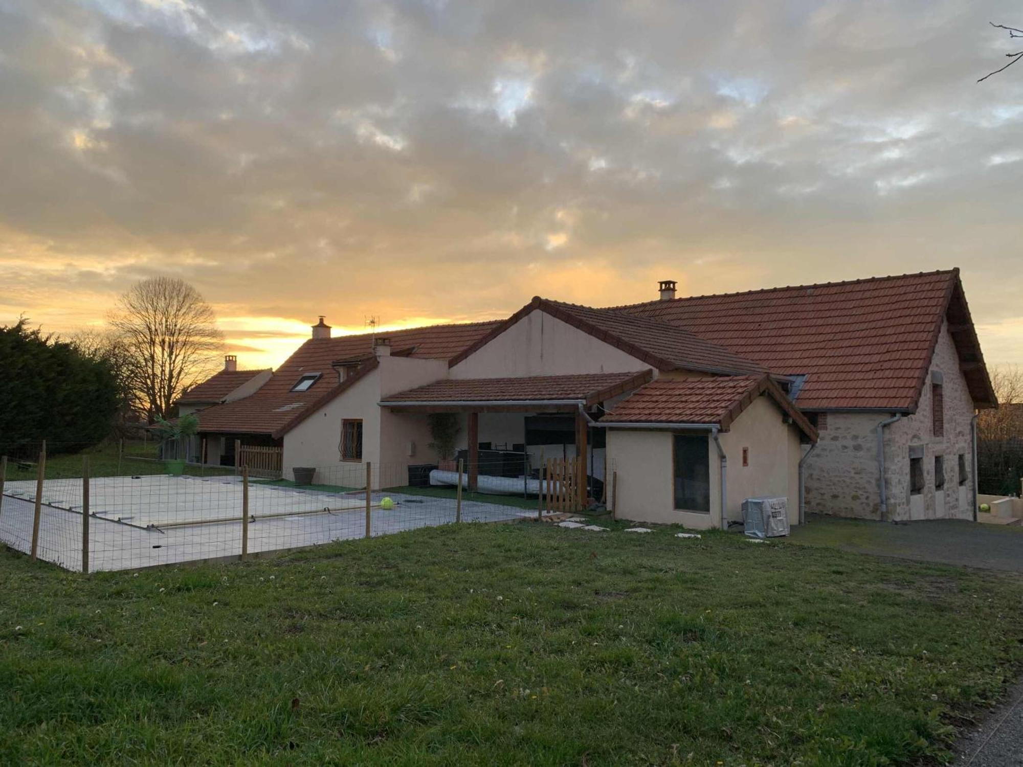 Saint-Germain-des-Fosses Maison Piscine Et Jacuzzi מראה חיצוני תמונה
