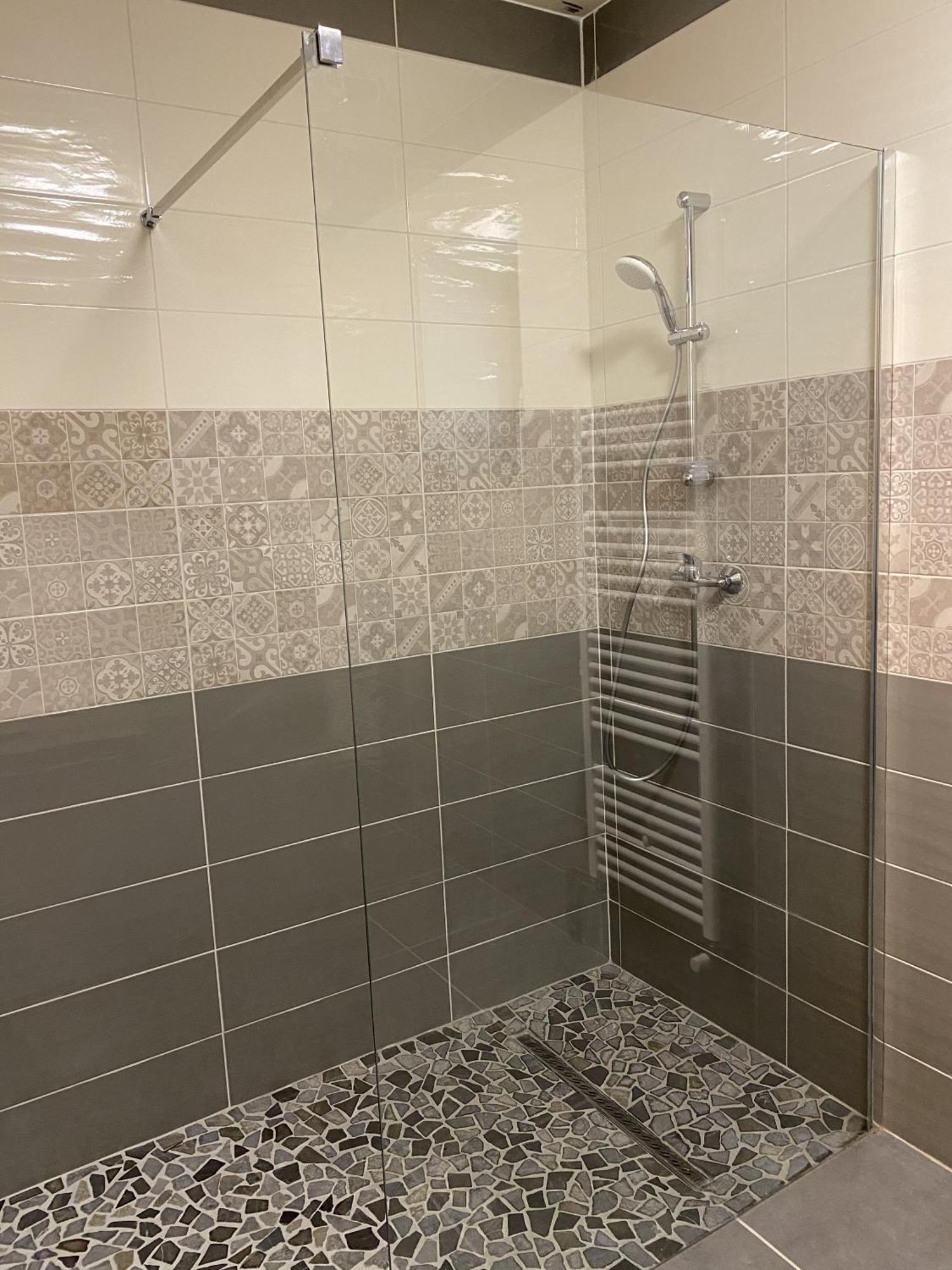 Saint-Germain-des-Fosses Maison Piscine Et Jacuzzi חדר תמונה